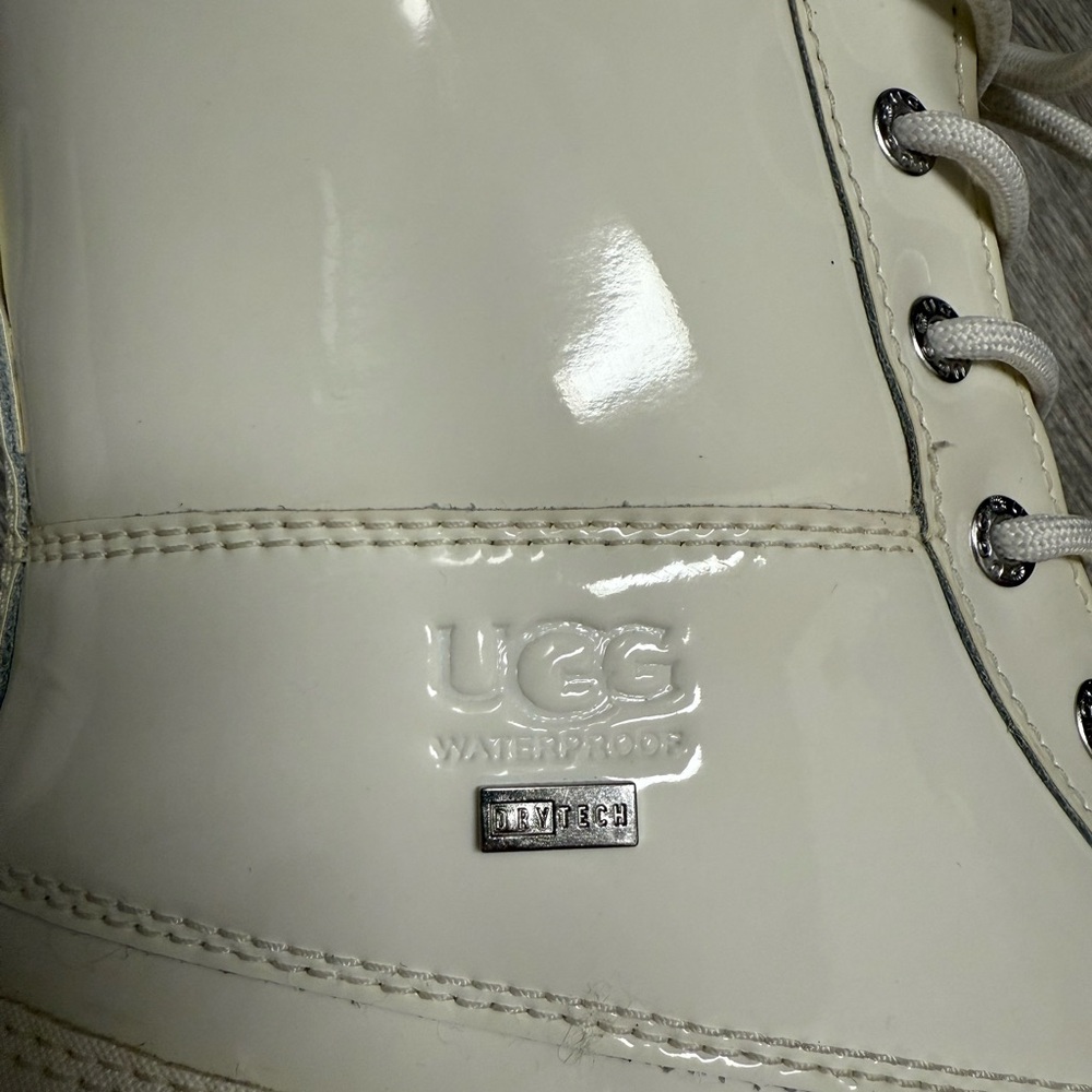 UGG Women's Adirondack III Patent Boot in White Color (Size 10) - Picture 3 of 5